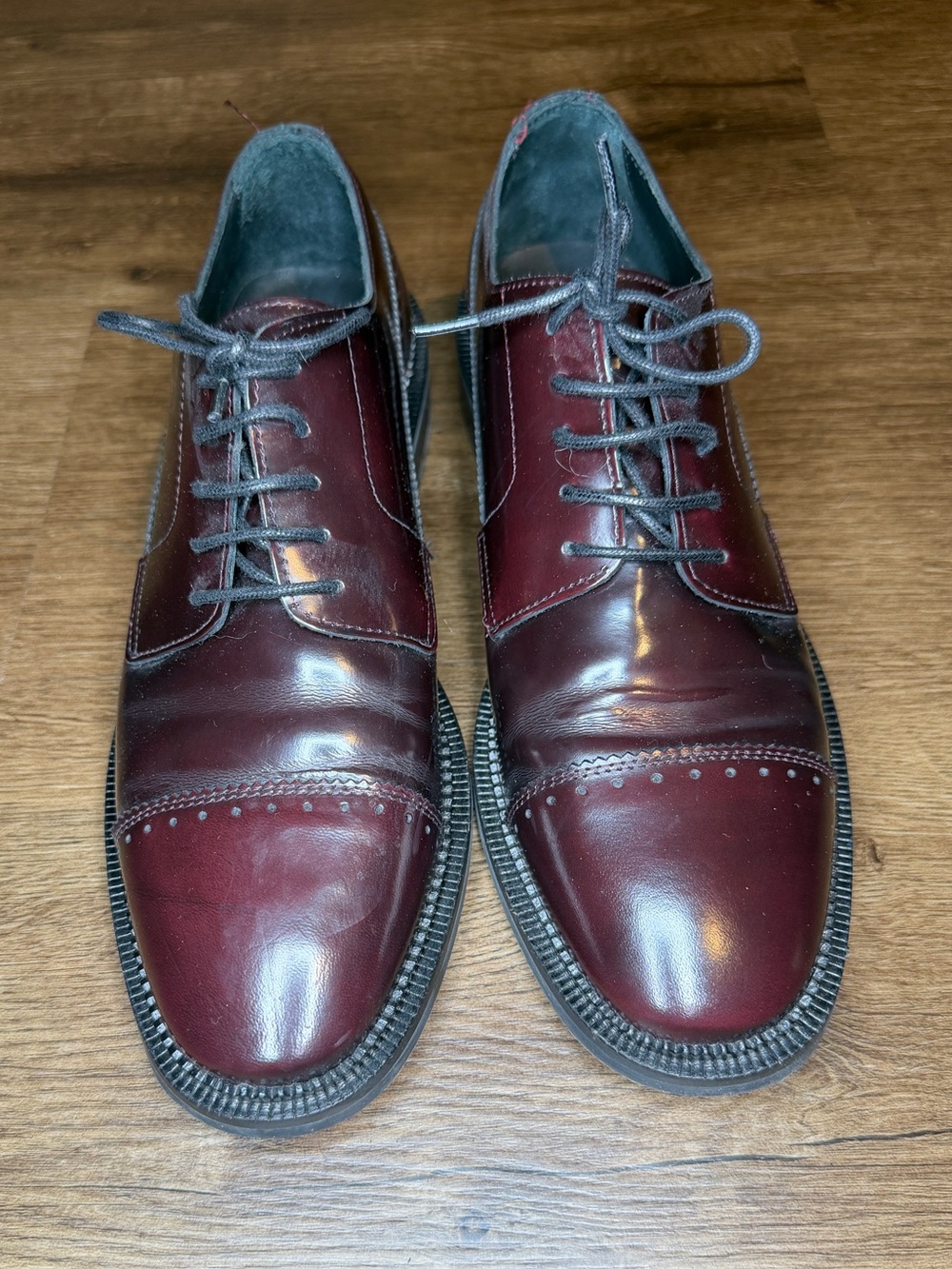 Women’s Burgundy Leather Cap-Toe Dress Shoes